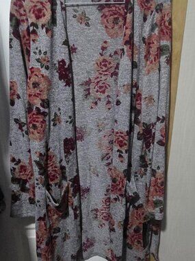 Floral grey cardigan Size L #cardigan #floral